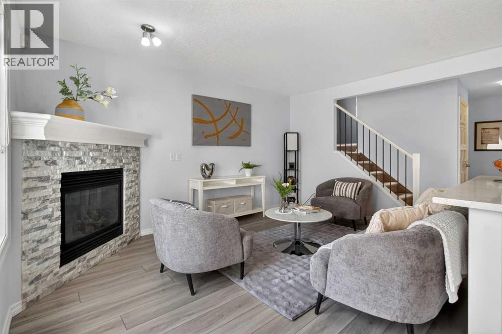 216 Royal Crest View NW, Calgary, Alberta  T3G 5W4 - Photo 6 - A2301515