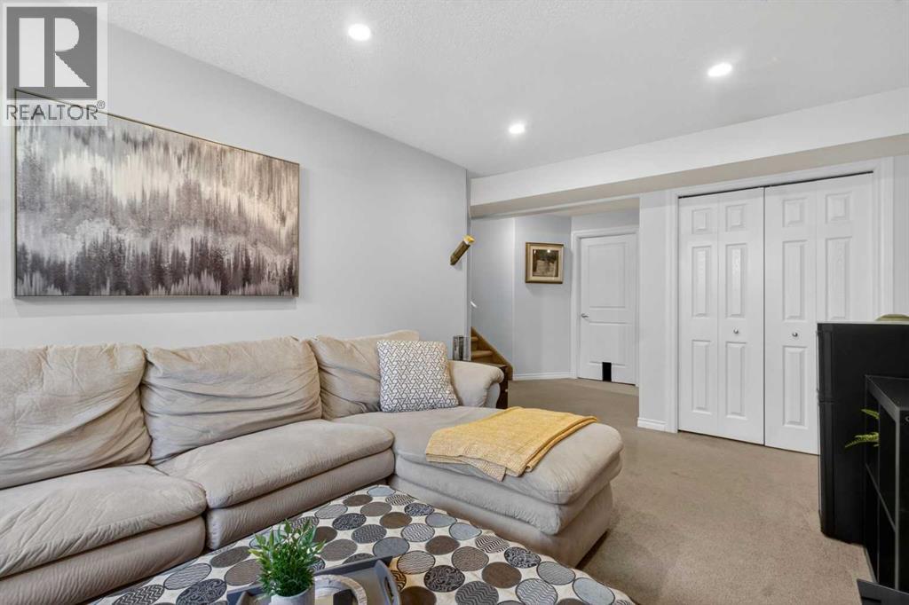 216 Royal Crest View NW, Calgary, Alberta  T3G 5W4 - Photo 32 - A2301515