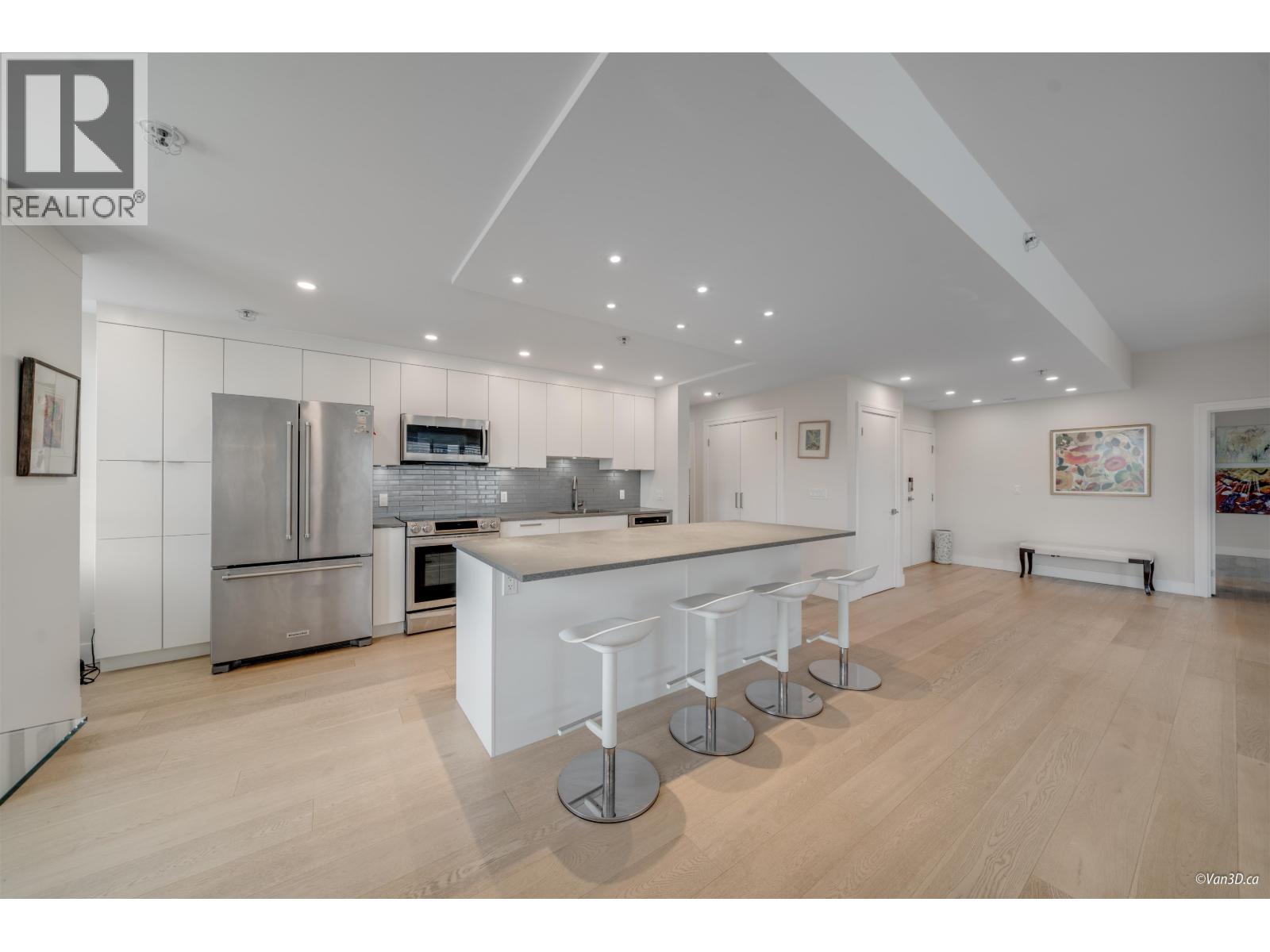 2102 555 Austin Avenue, Coquitlam, British Columbia  V3K 6R8 - Photo 2 - R3113326