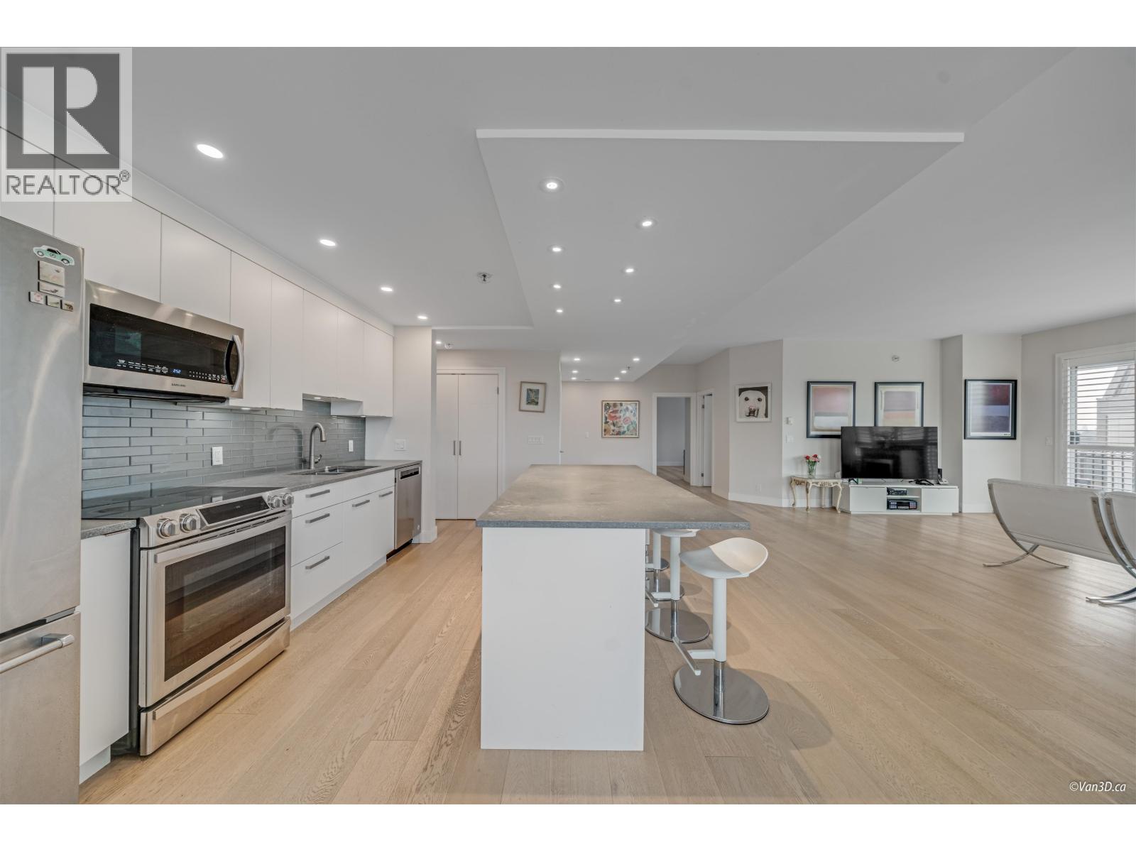 2102 555 Austin Avenue, Coquitlam, British Columbia  V3K 6R8 - Photo 3 - R3113326