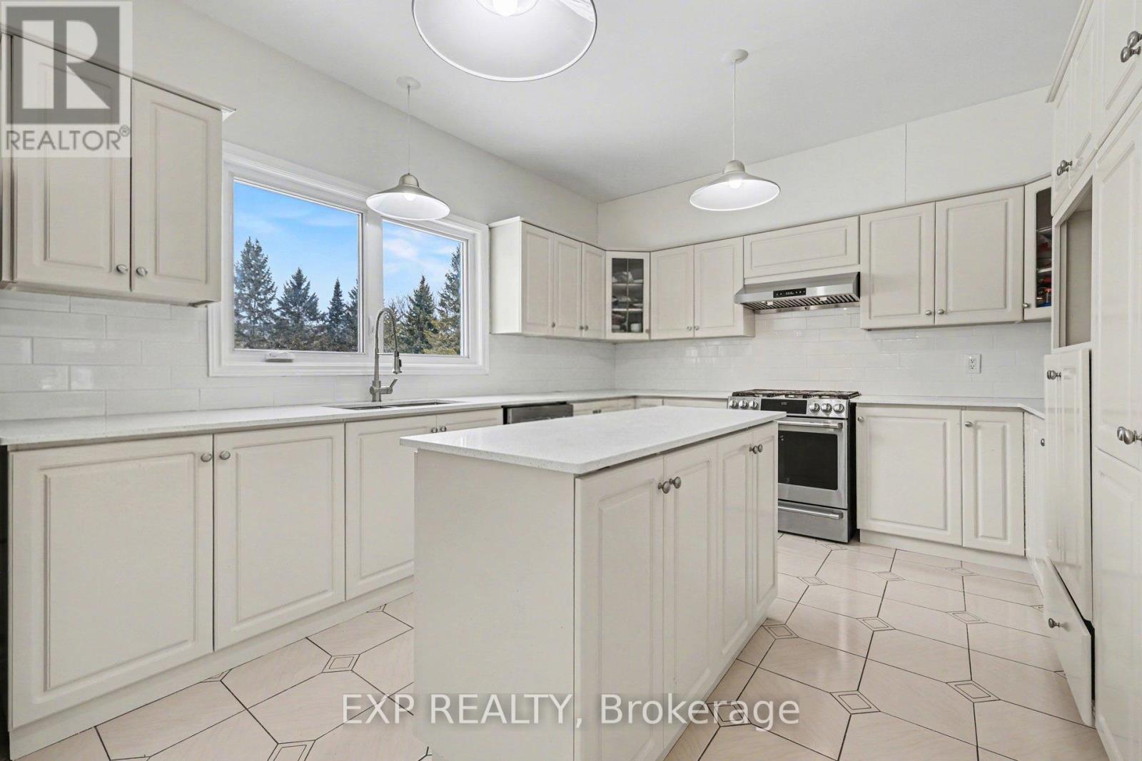 5749 Knights Drive, Ottawa, Ontario  K4M 1K2 - Photo 11 - X13021842