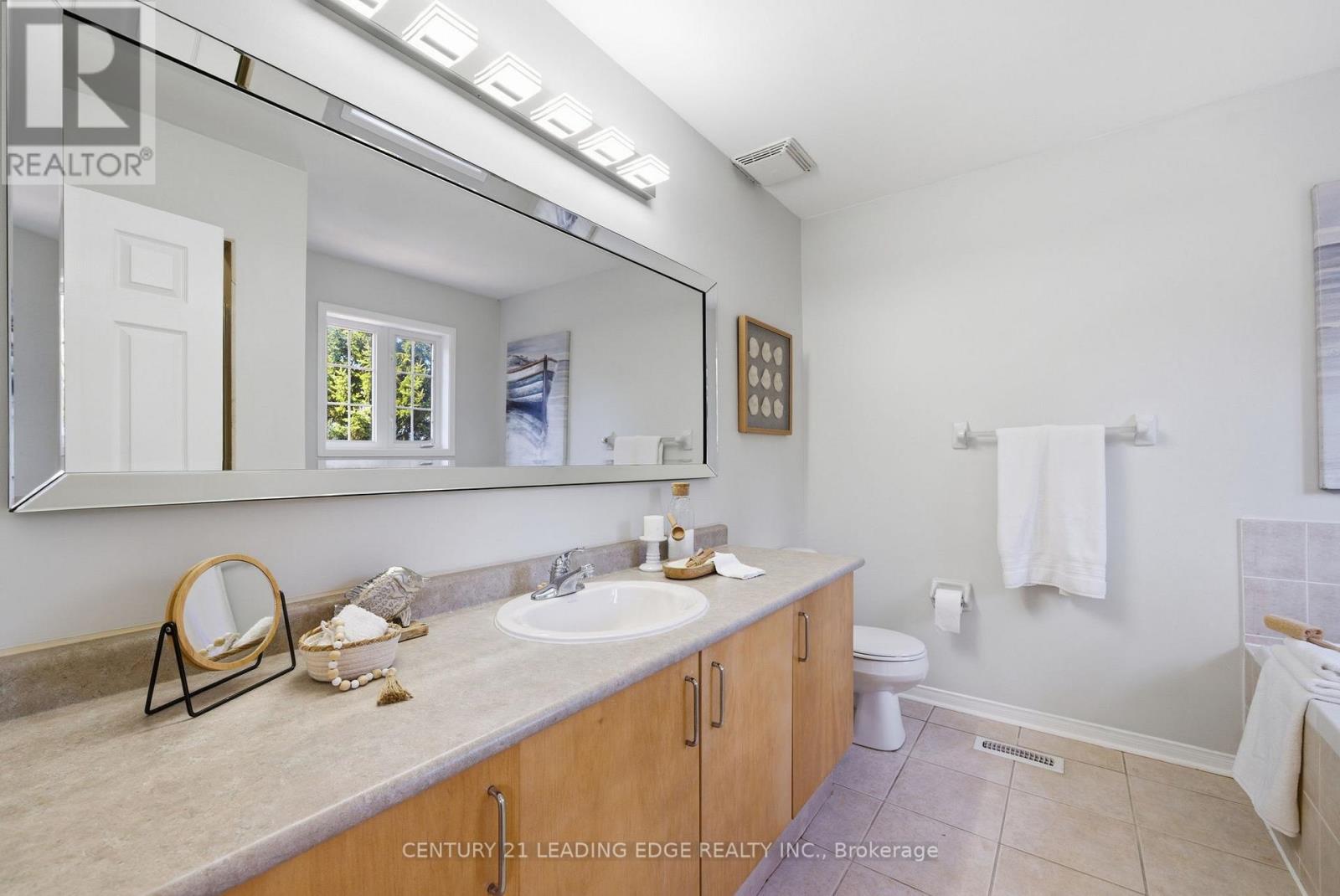 87 Tallships Drive, Whitby, Ontario  L1N 9X5 - Photo 25 - E13021484