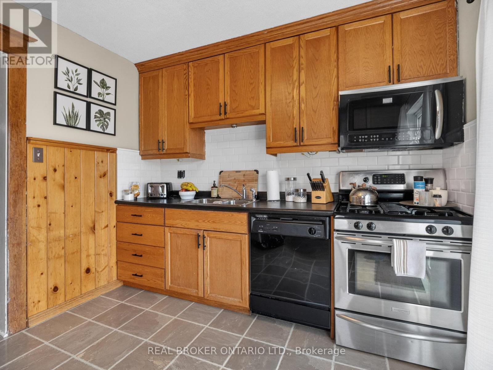 65 Christmas Street, Port Colborne (Killaly East), Ontario  L3K 1M4 - Photo 8 - X13021722