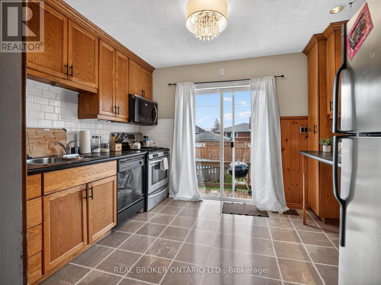 65 Christmas Street, Port Colborne (Killaly East), Ontario  L3K 1M4 - Photo 9 - X13021722