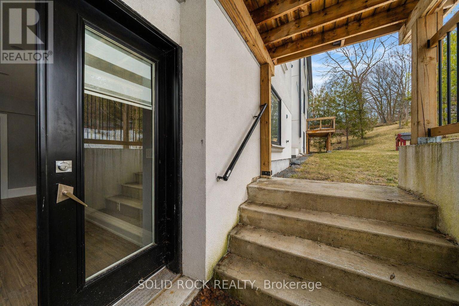 367 Penn Avenue, Newmarket, Ontario  L3Y 2S7 - Photo 49 - N12930552