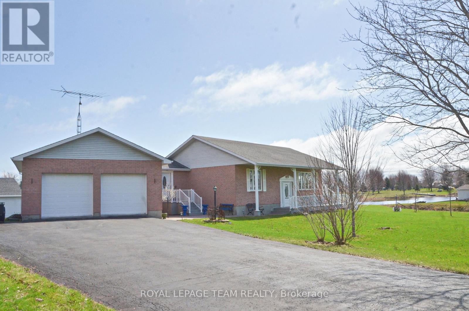 11708 BREEZEWOOD AVENUE S, South Dundas, Ontario