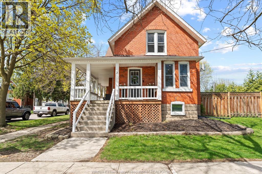 3 LYON, Tilbury, Ontario