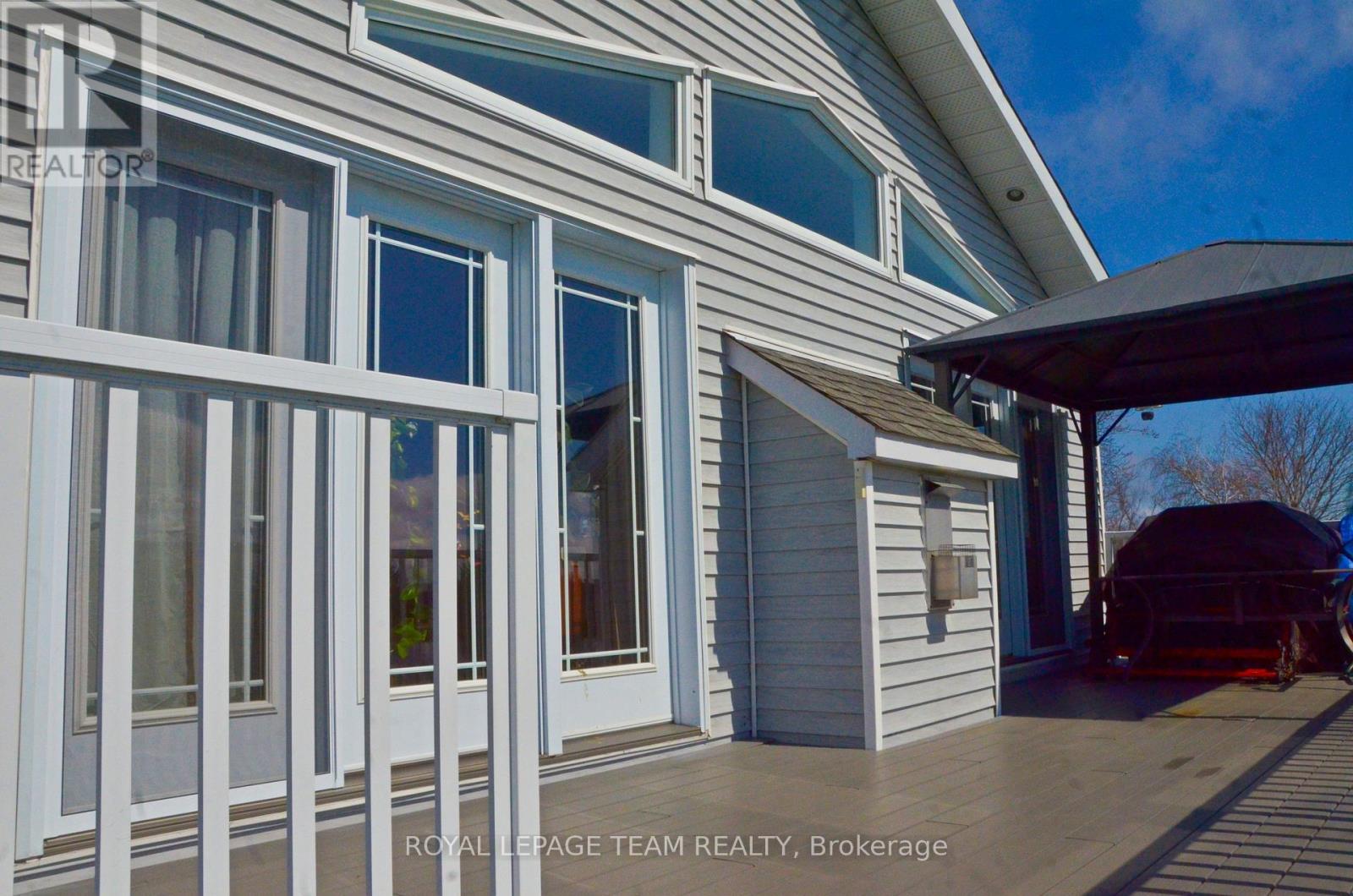 11708 Breezewood Avenue S, South Dundas, Ontario  K0C 1X0 - Photo 3 - X13009868