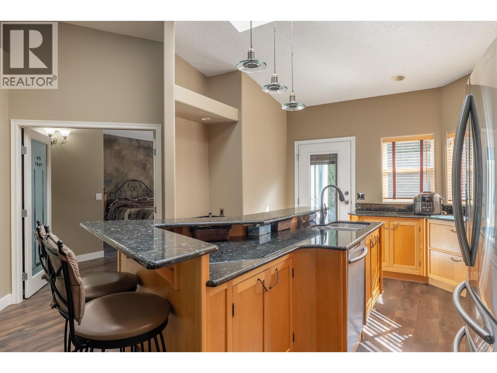 795 Torrs Court, Kelowna, British Columbia  V1W 1B5 - Photo 3 - 10383780