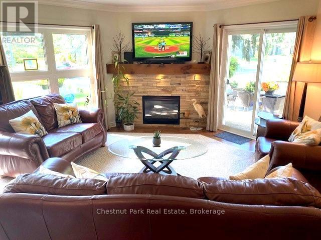 906 CEDAR POINTE COURT, Collingwood, Ontario