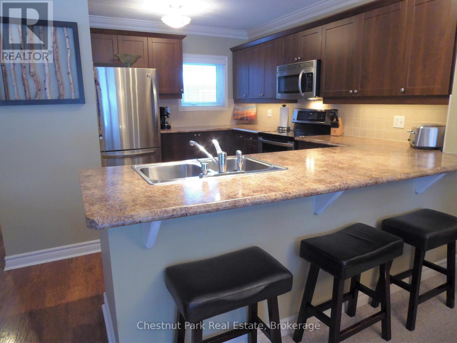 906 Cedar Pointe Court, Collingwood, Ontario  L9Y 5C7 - Photo 15 - S13021622