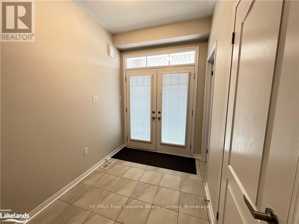 7 Bailey Street, Collingwood, Ontario  L9Y 2L5 - Photo 4 - S13021656