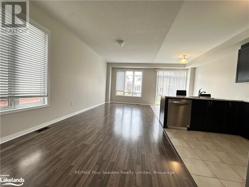 7 Bailey Street, Collingwood, Ontario  L9Y 2L5 - Photo 7 - S13021656