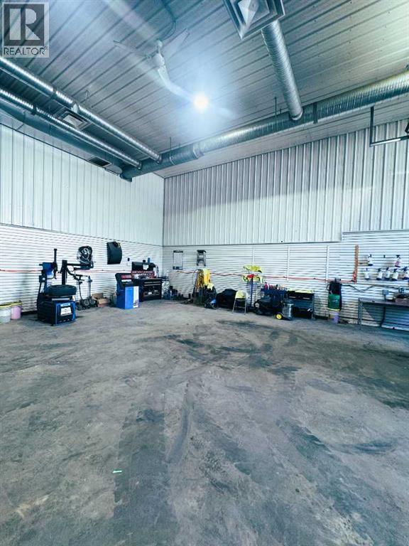 102 Joblin, Hinton, Alberta  T7V 1G7 - Photo 10 - A2217481