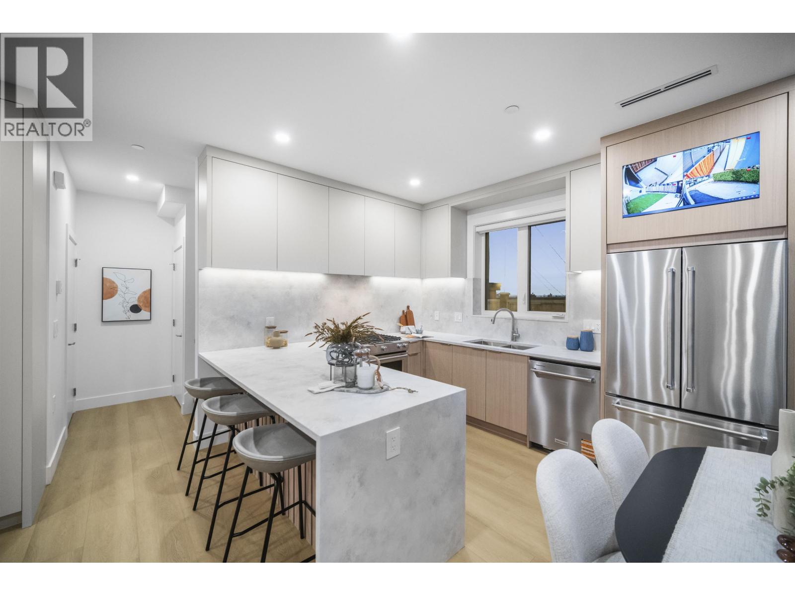 2 3623 Triumph Street, Vancouver, British Columbia  V5K 1V4 - Photo 5 - R3113423