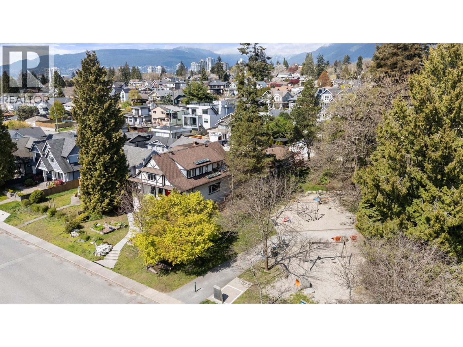 628 E 5th Street, North Vancouver, British Columbia  V7L 1M7 - Photo 40 - R3111195