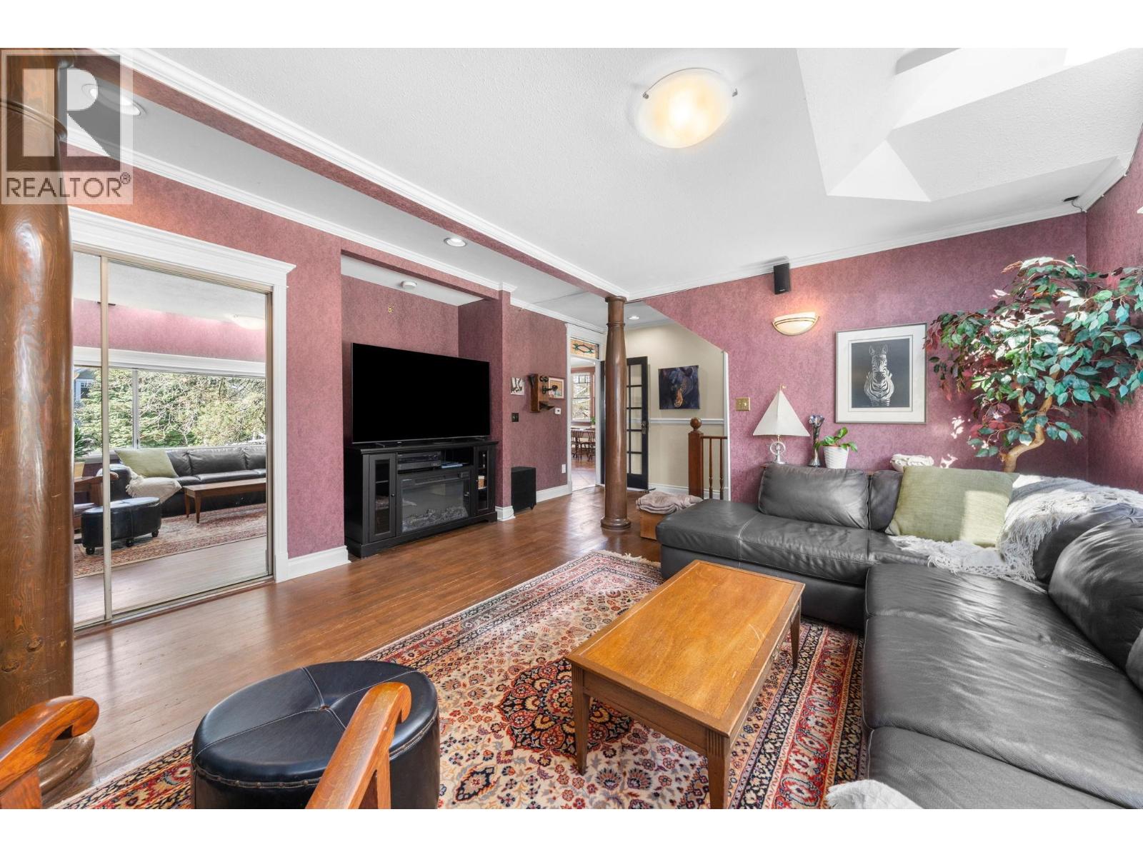 628 E 5th Street, North Vancouver, British Columbia  V7L 1M7 - Photo 4 - R3111195