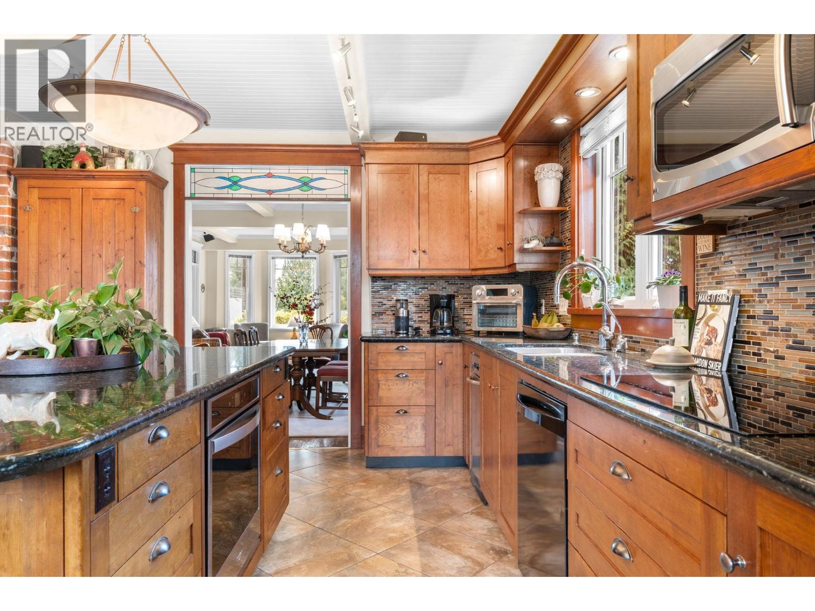 628 E 5th Street, North Vancouver, British Columbia  V7L 1M7 - Photo 17 - R3111195