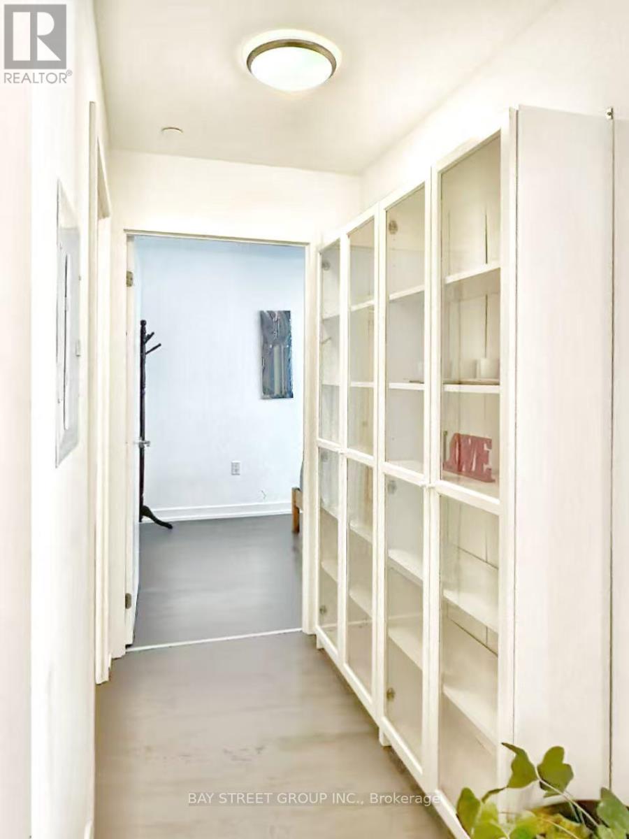 304 - 8 Olympic Garden Drive, Toronto, Ontario  M2M 0B9 - Photo 7 - C12998250