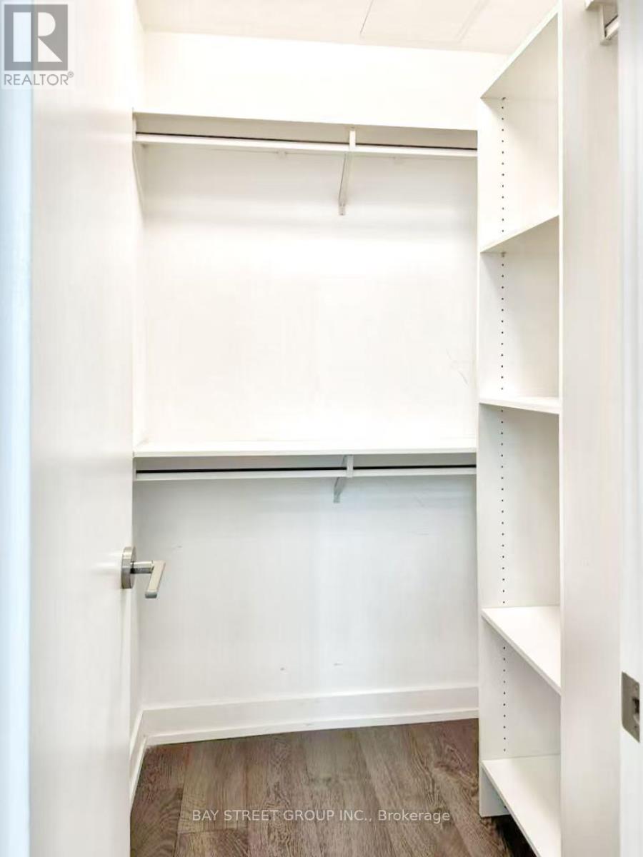 304 - 8 Olympic Garden Drive, Toronto, Ontario  M2M 0B9 - Photo 8 - C12998250