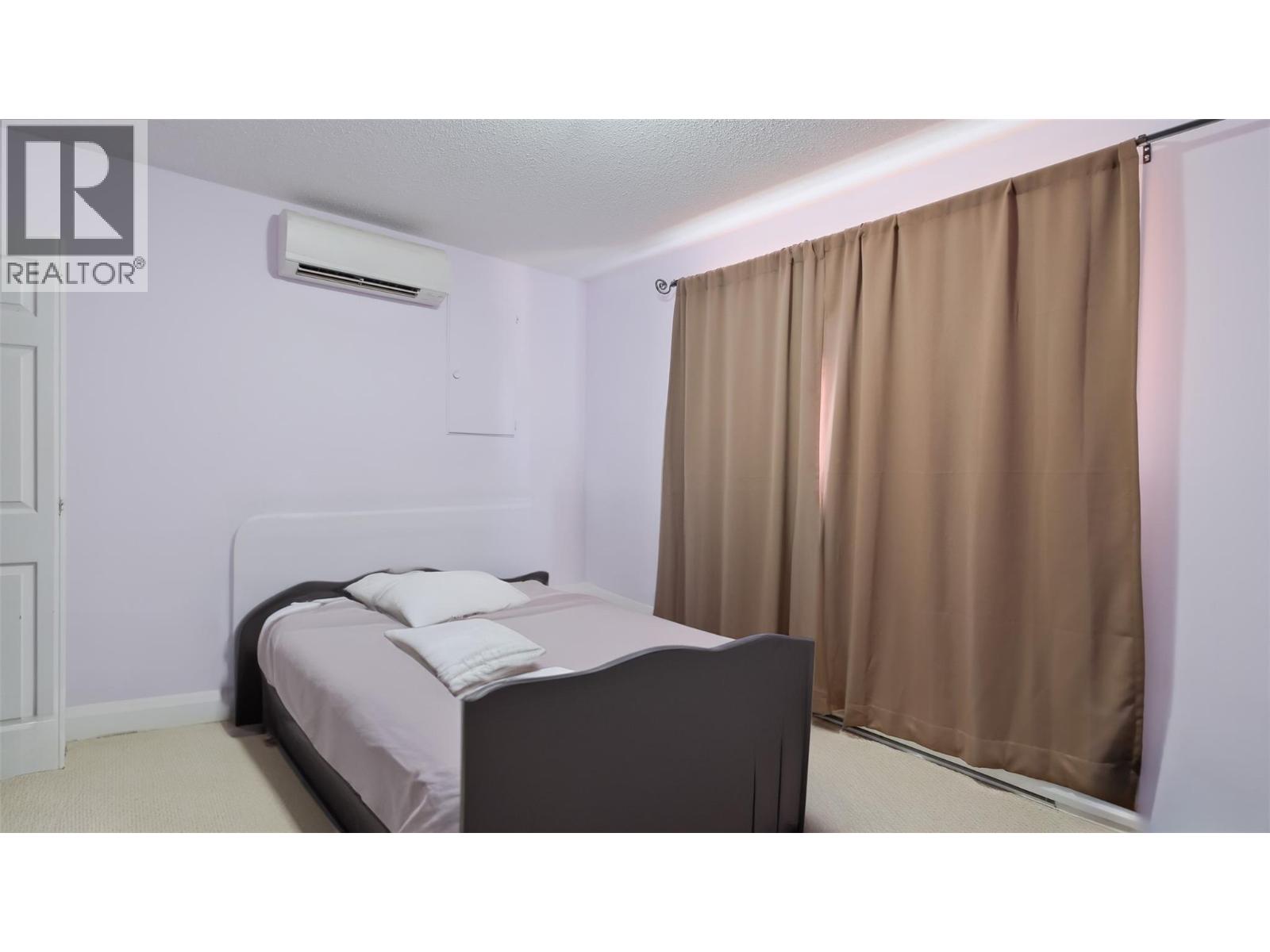 5711 White Street Summerland Photo 40