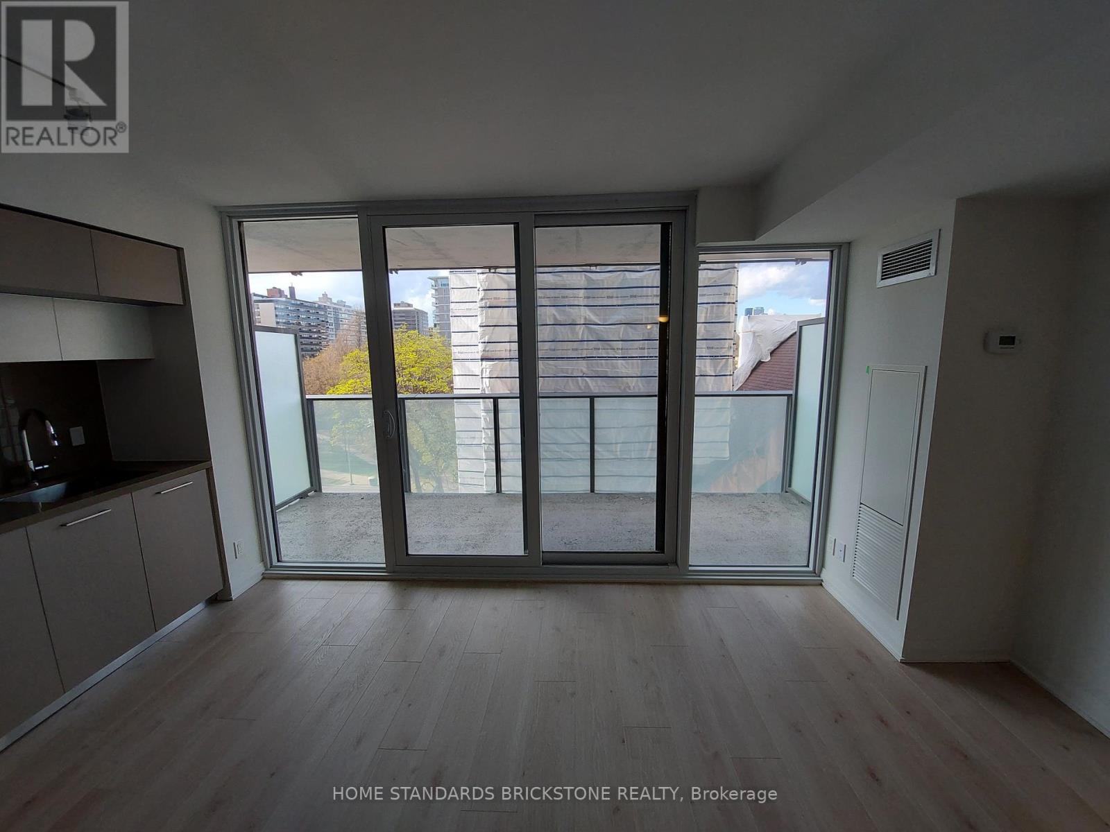 605 - 99 Foxbar Road, Toronto, Ontario  M4V 0B2 - Photo 3 - C13021638