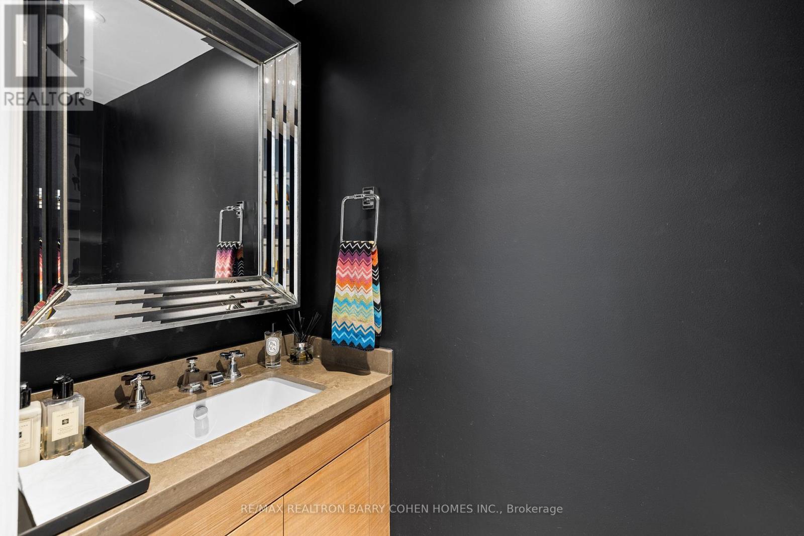 215 Lonsmount Drive, Toronto, Ontario  M5P 2Y6 - Photo 19 - C13021760