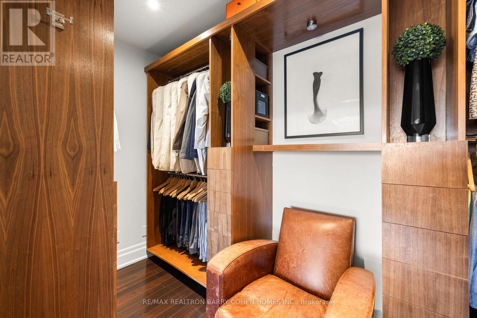 215 Lonsmount Drive, Toronto, Ontario  M5P 2Y6 - Photo 44 - C13021760