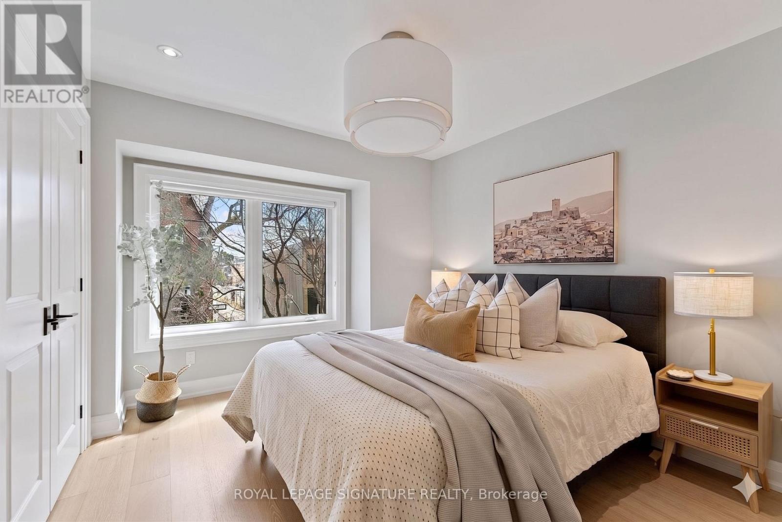 100 Sussex Avenue, Toronto, Ontario  M5S 1K3 - Photo 22 - C13021828