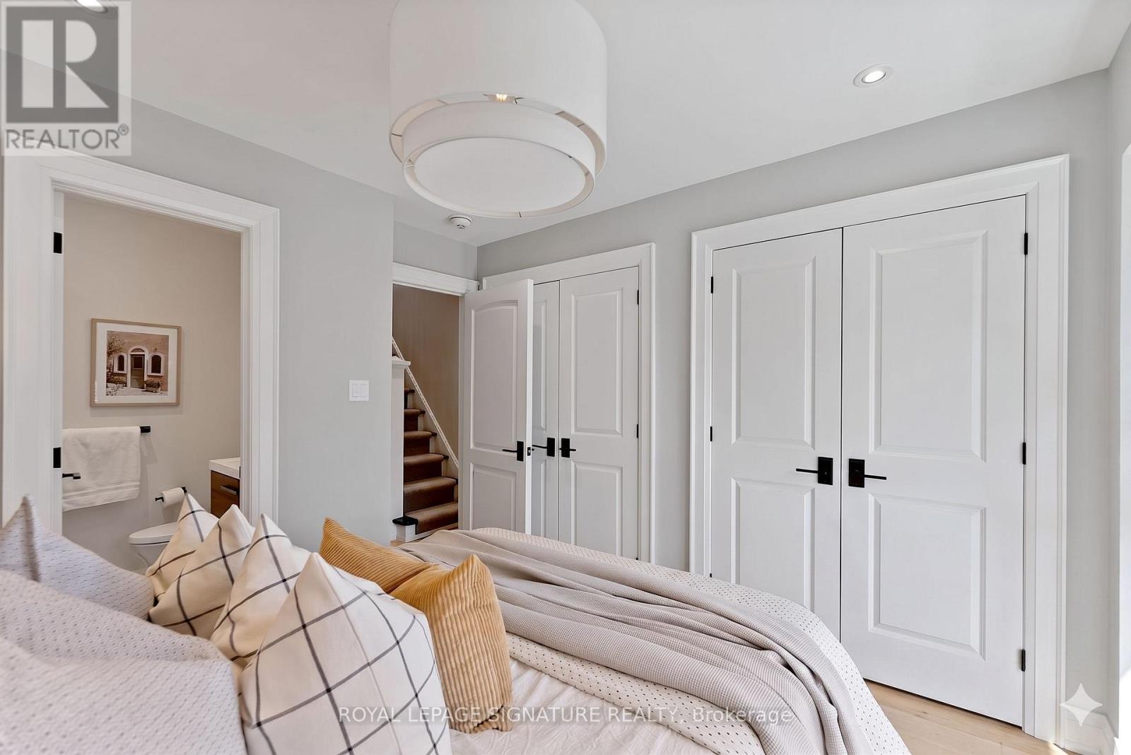 100 Sussex Avenue, Toronto, Ontario  M5S 1K3 - Photo 23 - C13021828