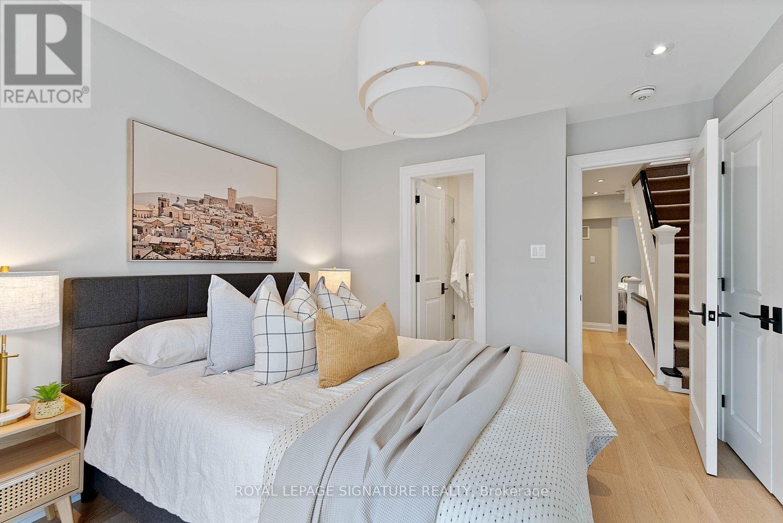 100 Sussex Avenue, Toronto, Ontario  M5S 1K3 - Photo 24 - C13021828