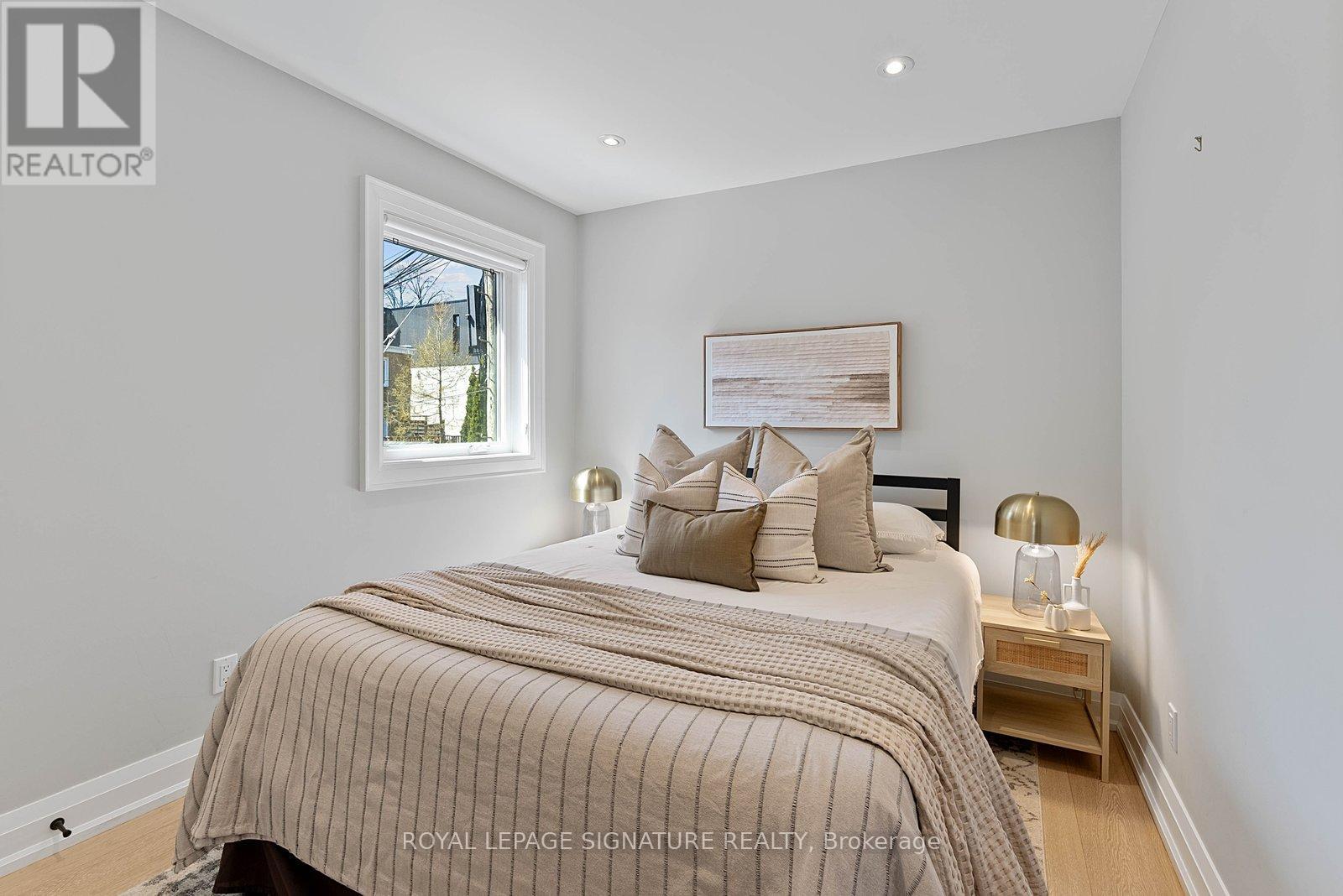 100 Sussex Avenue, Toronto, Ontario  M5S 1K3 - Photo 30 - C13021828