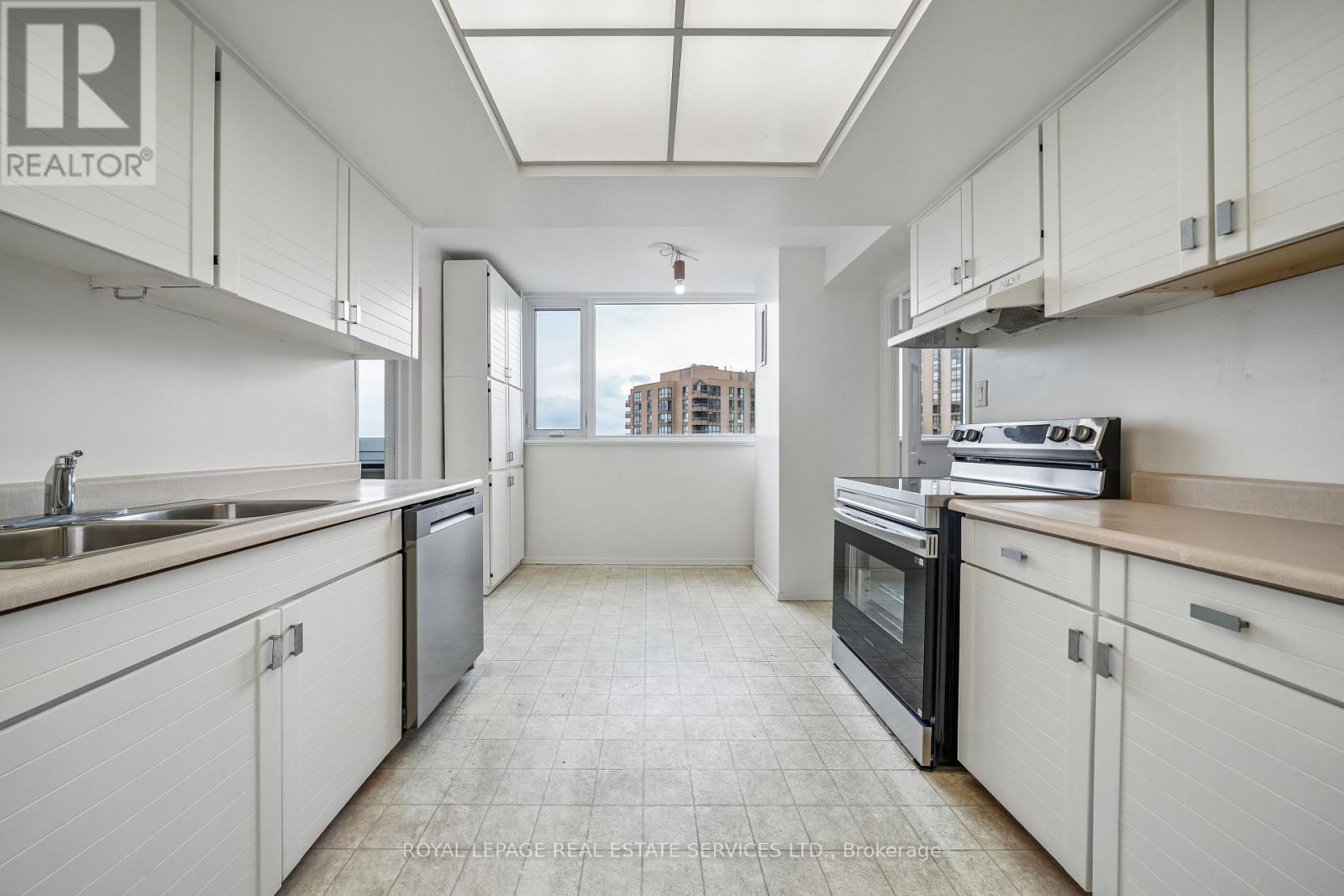 2001 - 75 Wynford Heights Crescent, Toronto, Ontario  M3C 3H9 - Photo 10 - C13021832