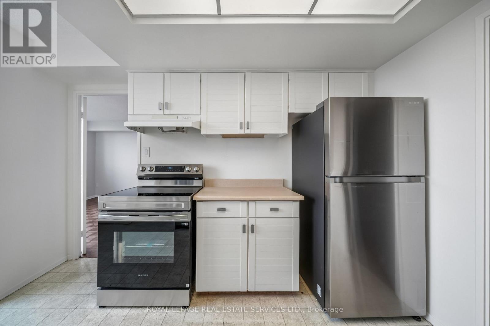 2001 - 75 Wynford Heights Crescent, Toronto, Ontario  M3C 3H9 - Photo 9 - C13021832