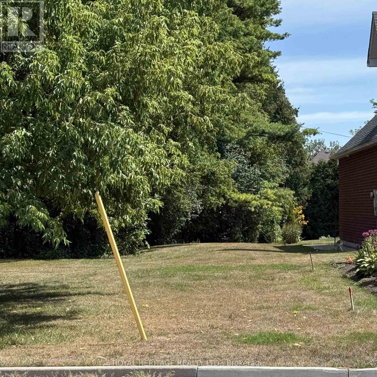 1835 Pine Grove Avenue, Pickering, Ontario  L1V 1K7 - Photo 1 - E13021654