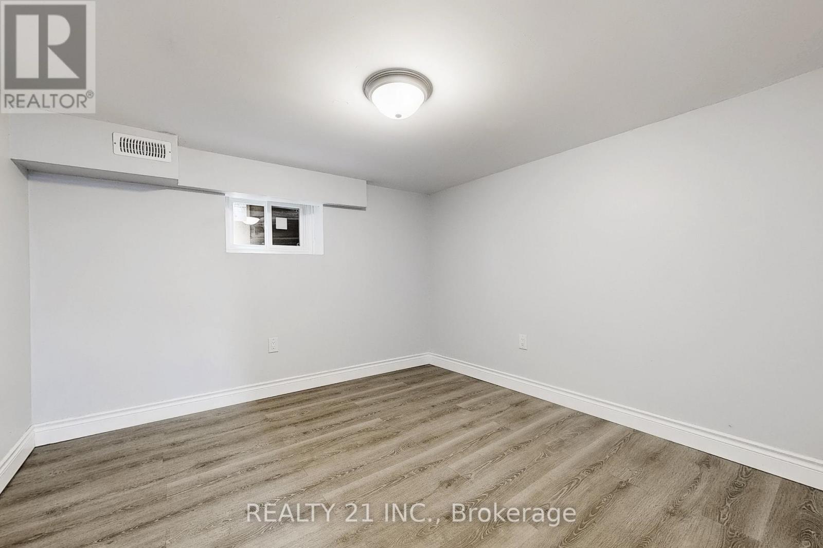125 S Woodrow Boulevard, Toronto, Ontario  M1N 3L8 - Photo 24 - E13021748