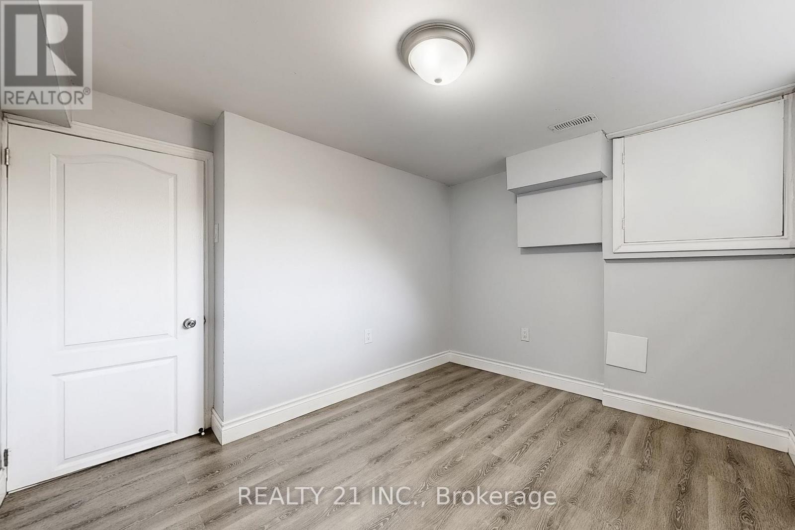 125 S Woodrow Boulevard, Toronto, Ontario  M1N 3L8 - Photo 27 - E13021748