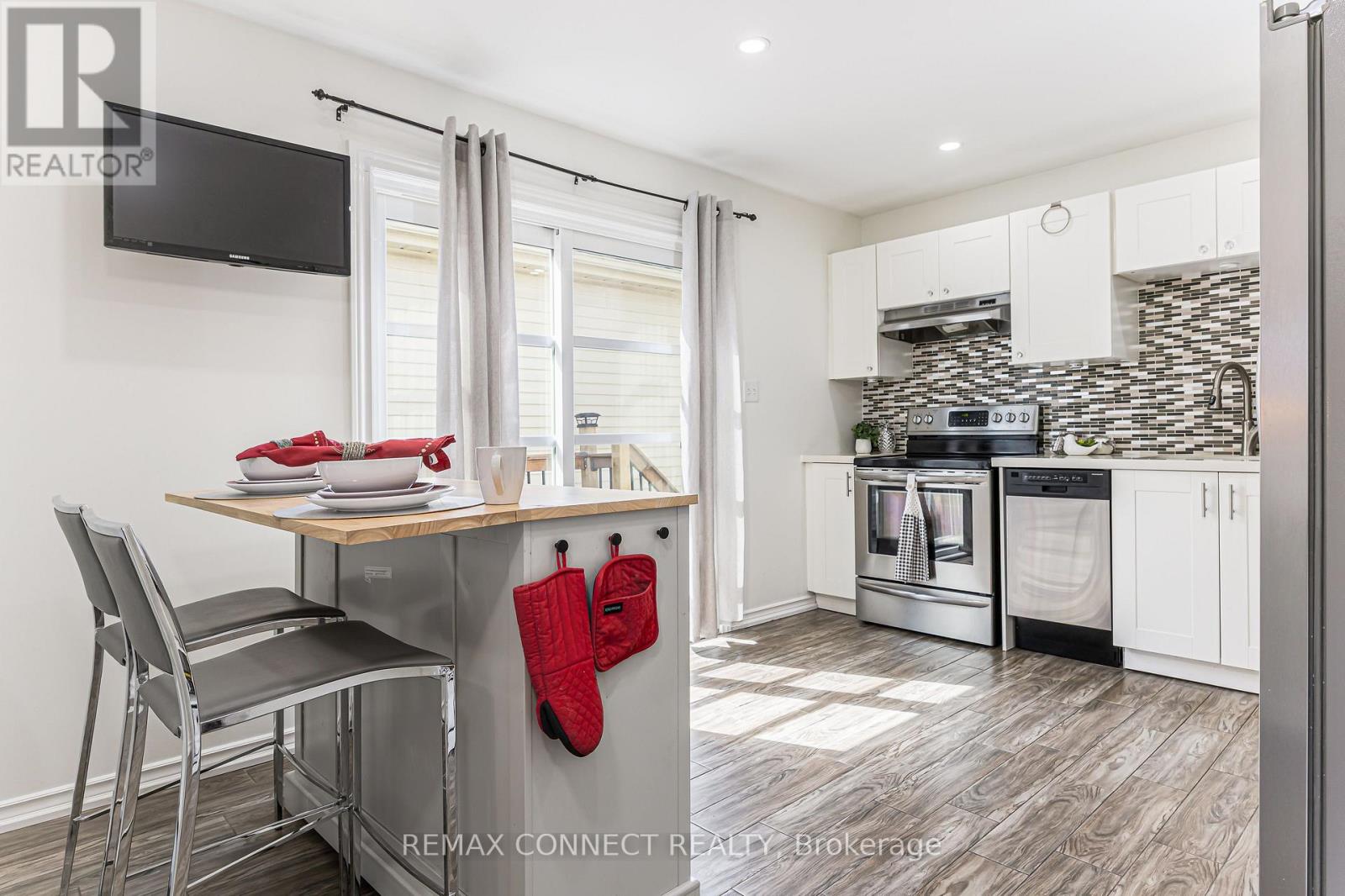 594 Waverly Street N, Oshawa, Ontario  L1J 7G1 - Photo 17 - E13021814