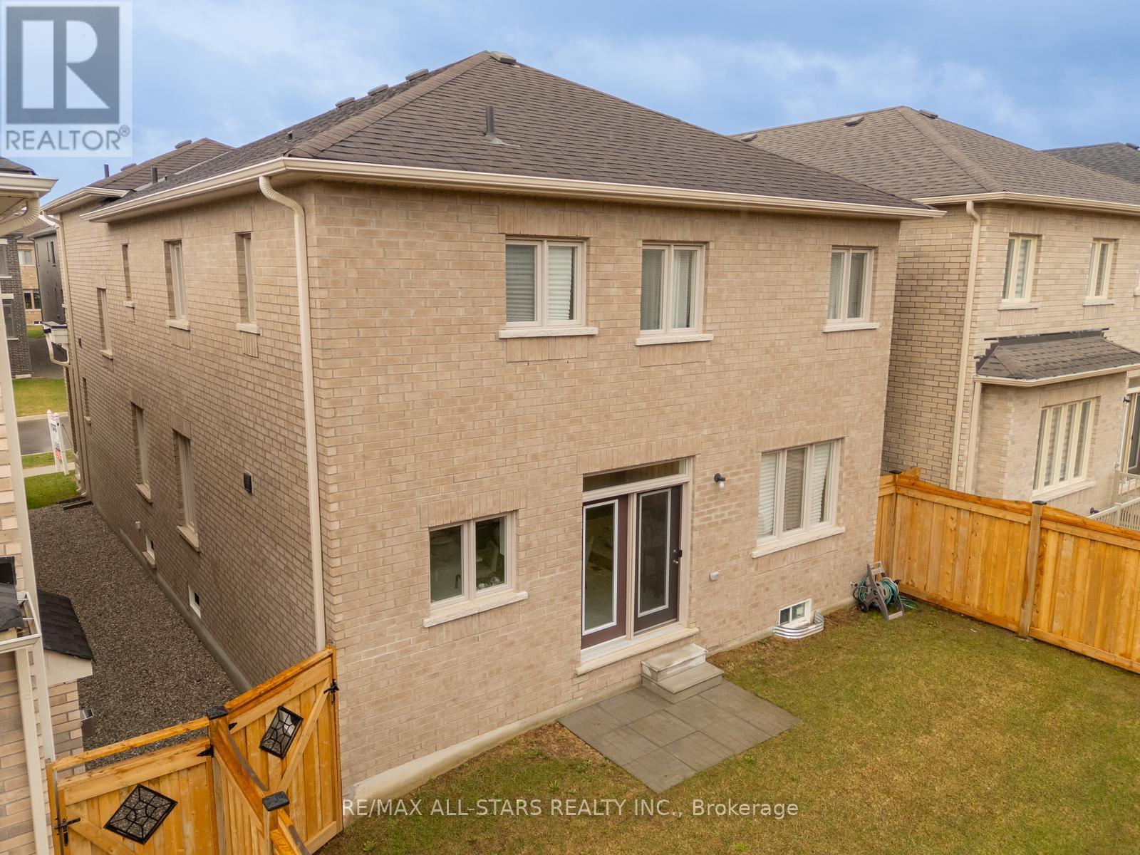 214 Fallharvest Way, Whitchurch-Stouffville, Ontario  L4A 5C2 - Photo 39 - N13000738