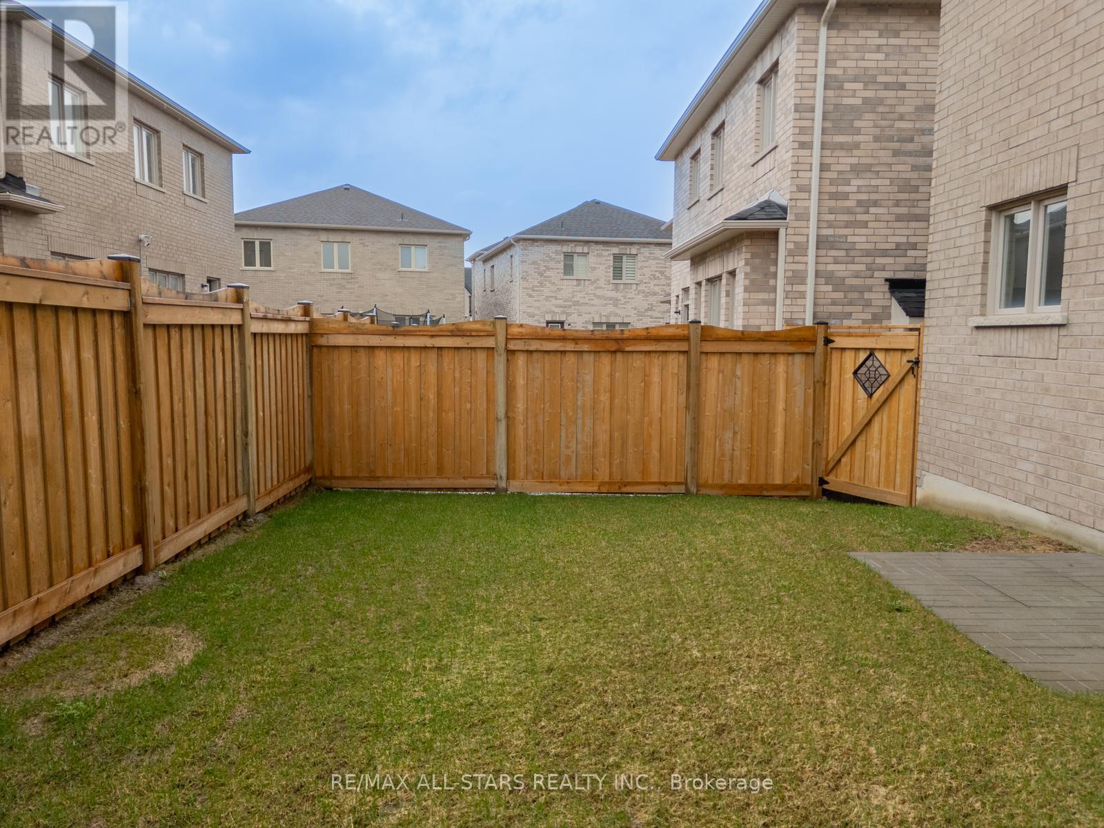 214 Fallharvest Way, Whitchurch-Stouffville, Ontario  L4A 5C2 - Photo 40 - N13000738
