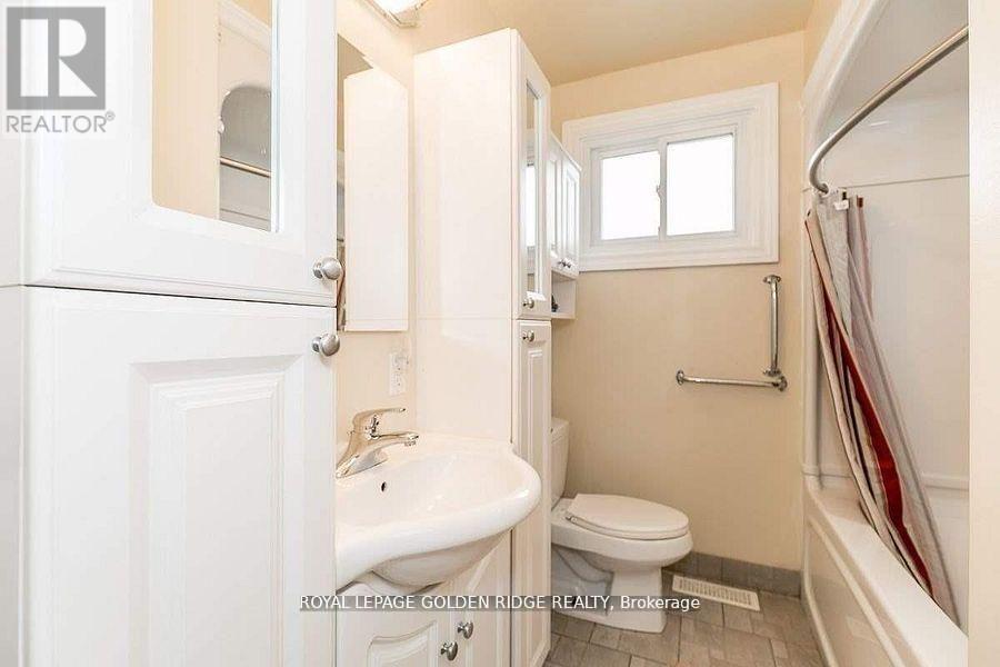 2082 Lea Road, Innisfil, Ontario  L9S 1T3 - Photo 5 - N13021816