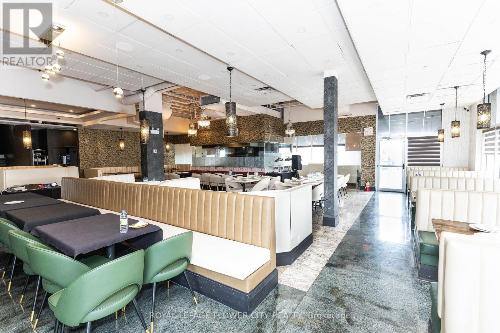 102 - 15 Gateway Boulevard, Brampton, Ontario  L6T 0H4 - Photo 8 - W13007942