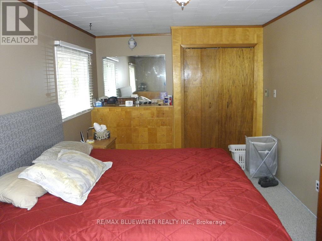 6386 Victoria Avenue, Lambton Shores, Ontario  N0N 1J2 - Photo 25 - X12849002