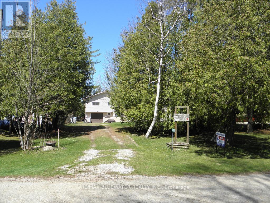 6386 Victoria Avenue, Lambton Shores, Ontario  N0N 1J2 - Photo 2 - X12849002