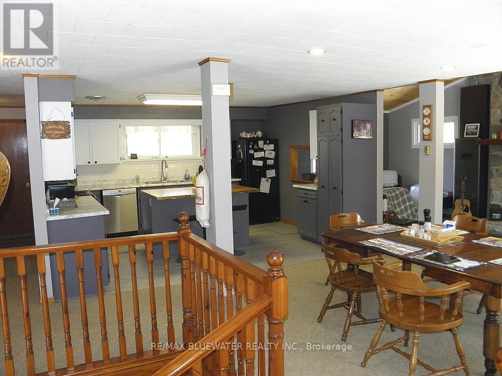 6386 Victoria Avenue, Lambton Shores, Ontario  N0N 1J2 - Photo 13 - X12849002