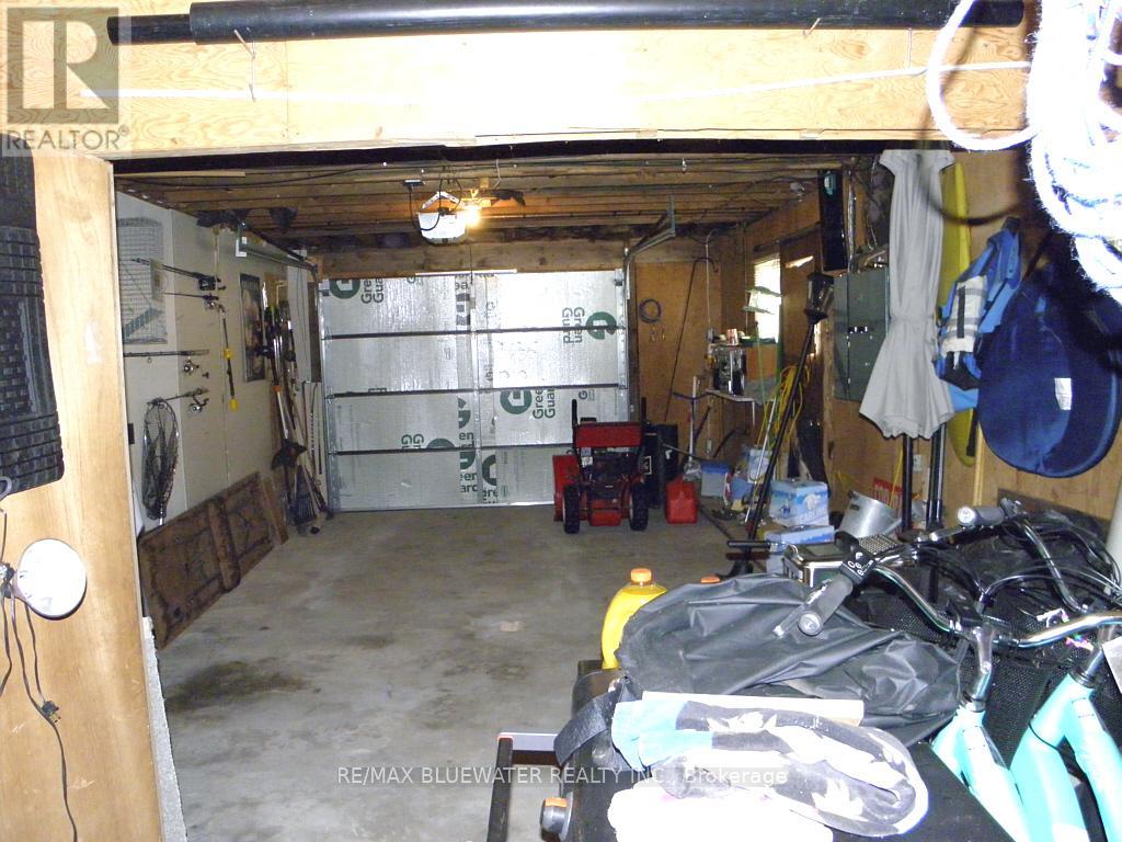 6386 Victoria Avenue, Lambton Shores, Ontario  N0N 1J2 - Photo 42 - X12849002