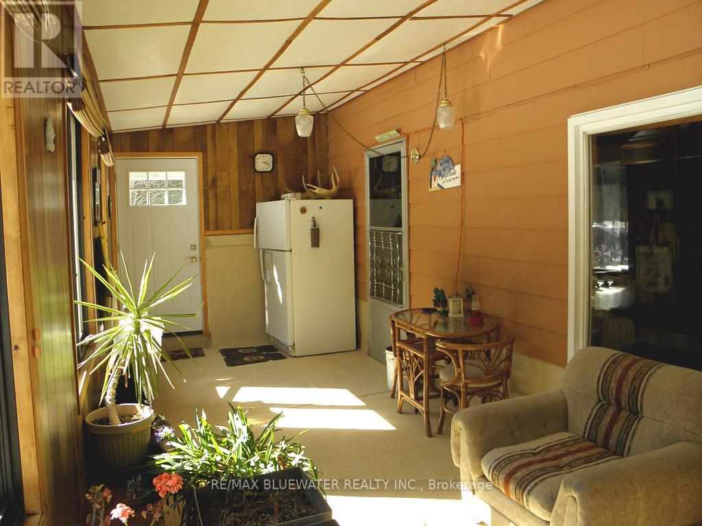 6386 Victoria Avenue, Lambton Shores, Ontario  N0N 1J2 - Photo 39 - X12849002