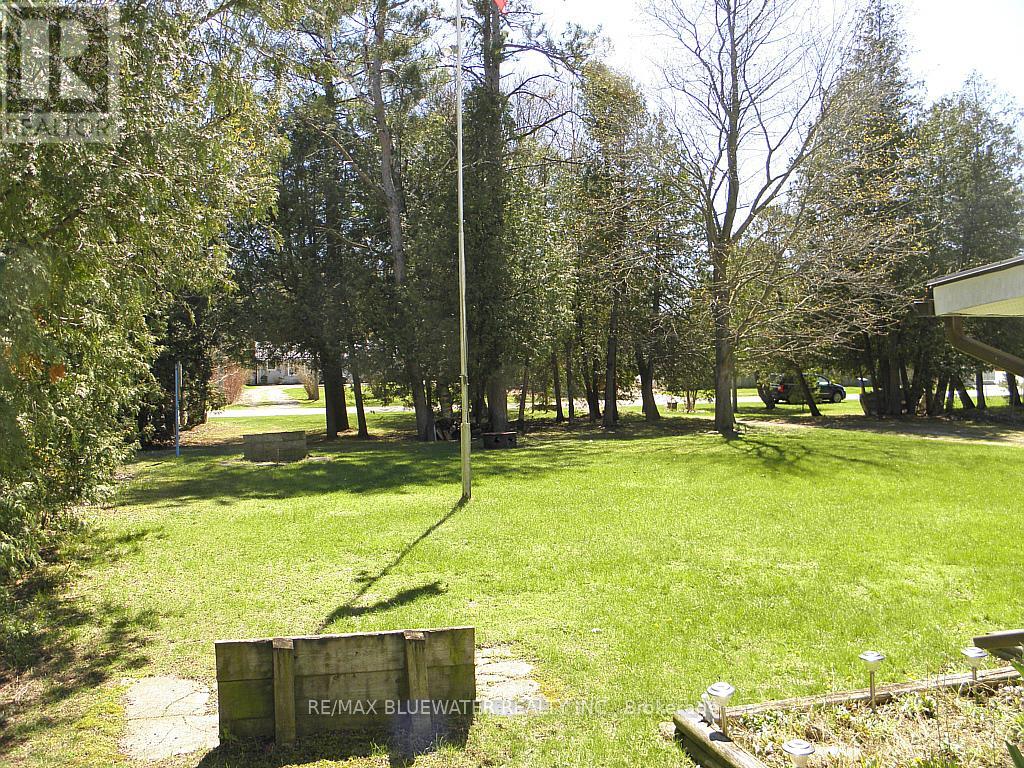 6386 Victoria Avenue, Lambton Shores, Ontario  N0N 1J2 - Photo 3 - X12849002