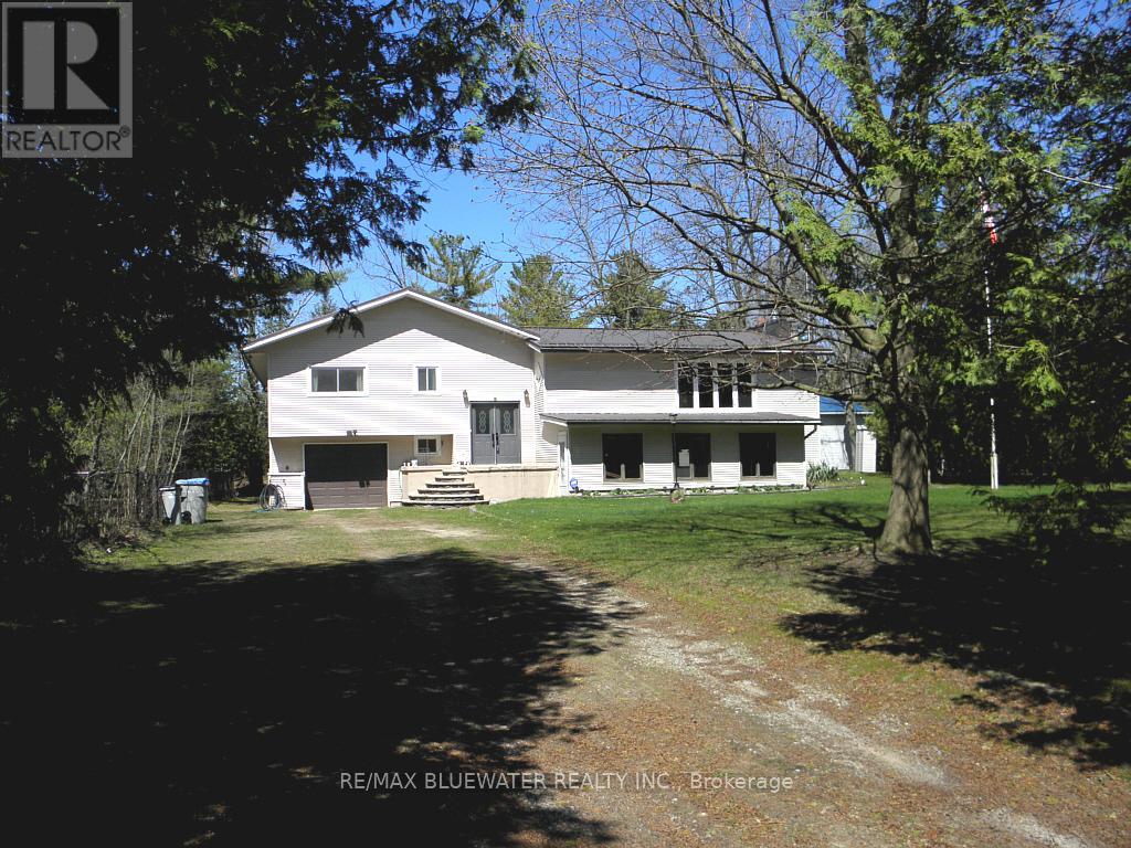 6386 Victoria Avenue, Lambton Shores, Ontario  N0N 1J2 - Photo 5 - X12849002