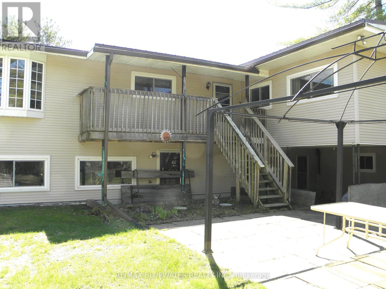 6386 Victoria Avenue, Lambton Shores, Ontario  N0N 1J2 - Photo 8 - X12849002